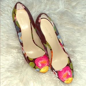 Women’s Nine West Floral Peep Toe Pump size 7.5